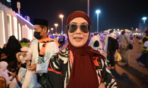 Anggota_Timwas_Haji_DPR_RI__Selly_Andriany_Gantina_saat_ditemui_Parlementaria_disela-sela_melakukan_20240618123542