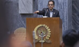 Jenderal_DPR_RI__Indra_Iskandar_saat_acara_Briefing_Keprotokolan_di_Gedung_Nusantara__Senayan__Jakar20240927182900