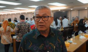 Anggota_Komisi_XIII_DPR_RI__Agun_Gunandjar_Sudarsa__dalam_rapat_kerja_bersama_Menteri_Hak_Asasi_Manu20241031192940