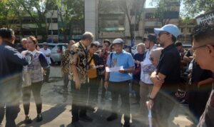 Poto: Suasana sidang lapangan pengecekan langsung objek perkara perlawanan permohonan eksekusi diatas lahan sekitar eks bioskop Cineplex Palembang