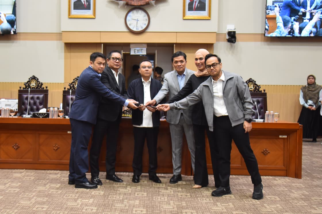 Pergantian_Pimpinan_Komisi_III_DPR_R_oleh_Wakil_Ketua_DPR_RI_Sufmi_Dasco_Ahmad__di_Gedung_Nusantara_20250904115411