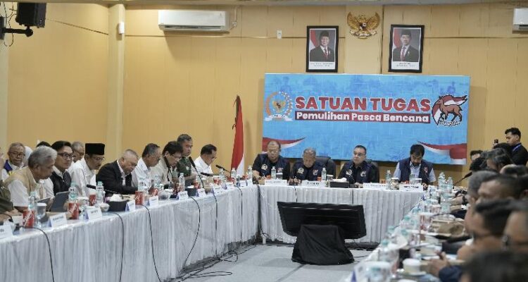 Suasana_Rapat_Koordinasi_Satgas_Pemulihan_Pascabencana_DPR_RI_bersama_sejumlah_kementerian_dan_mitra20251231072209