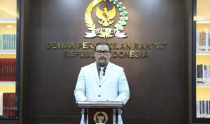 Anggota_Komisi_III_DPR_RI_Martin_D__Tumbelaka__saat_membacakan_Keterangan_DPR_RI_dalam_sidang_penguj20260720114226