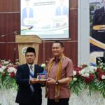 Ketua_Komisi_XII_DPR_RI__Bambang_Patijaya__dalam_kegiatan_Bimbingan_Teknis_dan_Sosialisasi_Penangana20260728152434