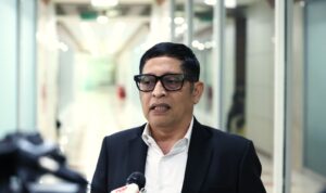 Anggota_Komisi_III_DPR_RI__Bob_Hasan__saat_ditemui_Parlementaria_usai_mengikuti_Rapat_Dengar_Pendapa20260811164502