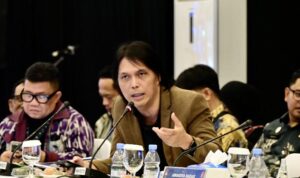 Anggota_Badan_Legislasi__Baleg__DPR_RI__Once_Mekel_saat_menghadiri_Kunjungan_Kerja_Panja_RUU_Hak_Cip20261028145534
